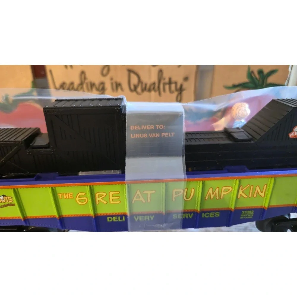Lionel 6-37082 Peanuts Trick-or-Treat Animated Gondola O Gauge - NIB